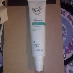 Multi Correxion Hydrate + Plump Moisturizer - White